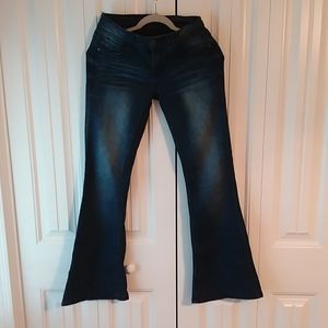 Junior's  flare leg jeans